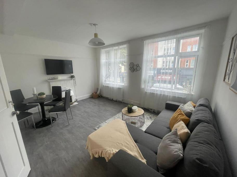 Charming 2 Bed Flat On Tower Bridge Leilighet London Eksteriør bilde